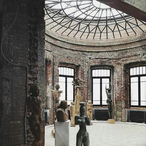 Несколько слов об истории замка понизовкиных в красном профинтерне. 05