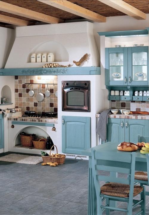 Спокойствие и умиротворение, которыми наделен голубой цвет, часто используется дизайнерами в интерьерах спальни, гостиной и даже санузла. 02