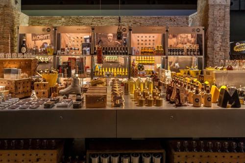 Часть 2. флагманский магазин пивной компании Moritz в Барселоне. 02