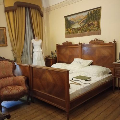 Пожалуй, самое яркое впечатление в Калининграде произвело на нас посещение музея - квартиры Altes Haus (в переводе с немецкого старый дом. 09