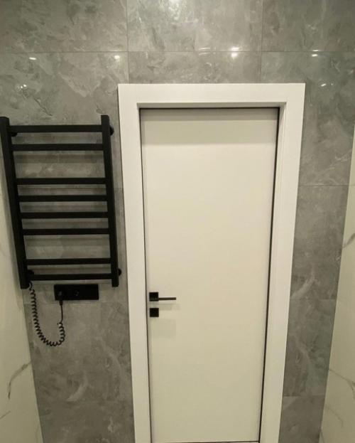 Сделали перепланировку и теперь у нас большая кухня - гостиная где очень много места. 07