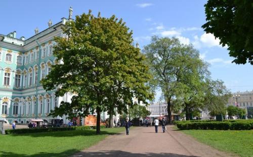 Прогулка по дворцовой набережной. 01