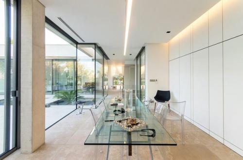 Архитекторы Agency Brengues Le Pavec представили проект Maison ART в сен - Клеман - де - ривьер, Франция. 06