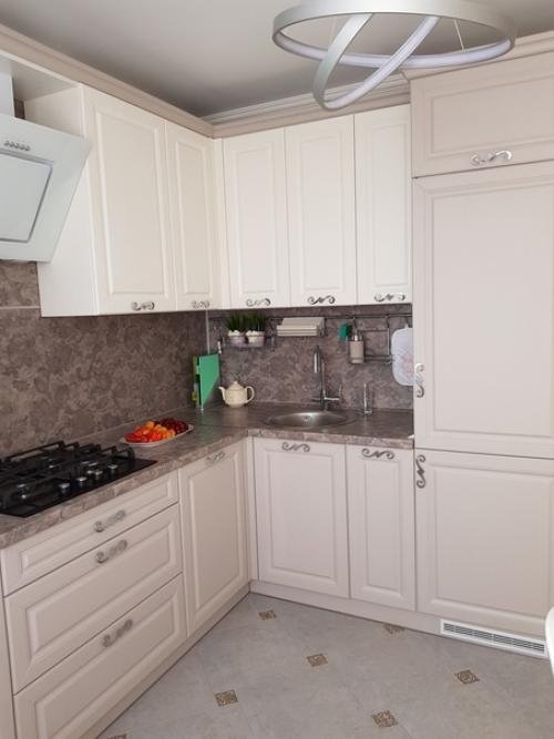 Сделали достаточно неплохой ремонт на кухне! 01