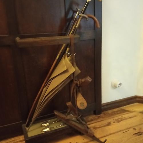 Пожалуй, самое яркое впечатление в Калининграде произвело на нас посещение музея - квартиры Altes Haus (в переводе с немецкого старый дом. 01