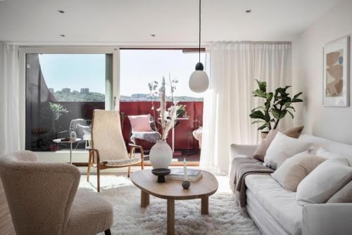 Кто знает, возможно современный Карлсон под крышей жил бы примерно так. 03