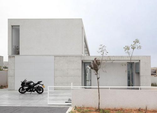 Бетонная крепость и стеклянный дом в едином проекте архитектора Itay Gershi. 01 Бетонная крепость и стеклянный дом в едином проекте архитектора Itay Gershi. 01