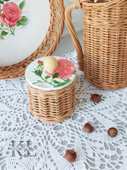 Набор для кухни в деревенском стиле: поднос, кувшин и емкость с крышечкой. 01