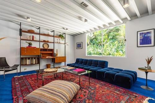 Дом с историей: минимализм, металл и стекло. 06