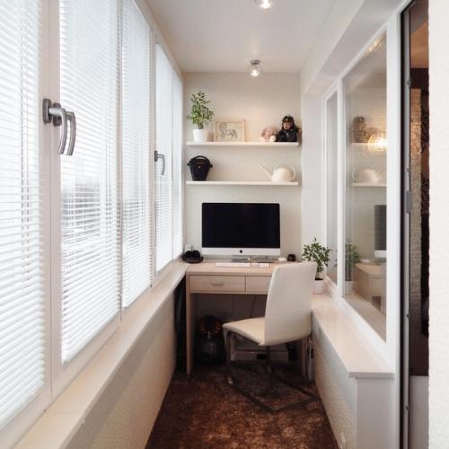 Очень много заказчиков стараются организовывать лоджия не просто для хранения, а как полноценное дополнение к интерьеру квартиры. 01