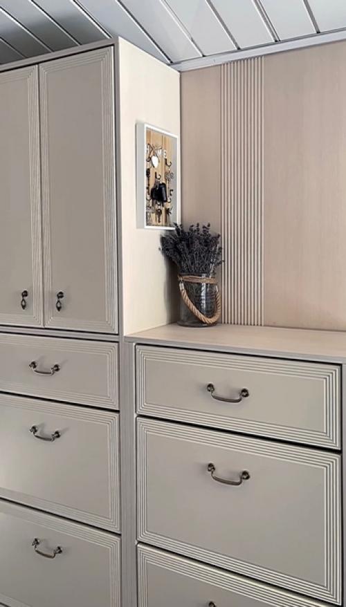 Множество ключей имеется у каждого в доме. 02