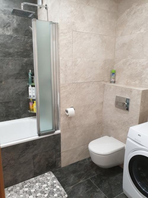 Давно с мужем увлекаемся дизайном интерьеров, регулярно смотрим передачи, в интернете мы читаем о последних ноу хау в этой сфере. 04