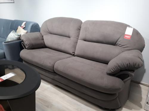 Элегантный дизайн диванов Ланкастер и Беата создавался на основе нестареющей классики. 06