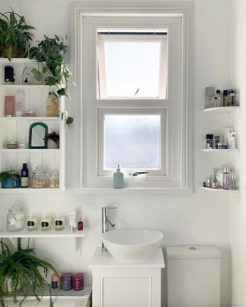 Ванная комната с прекрасными обоями: после, во время и до ремонта. 08