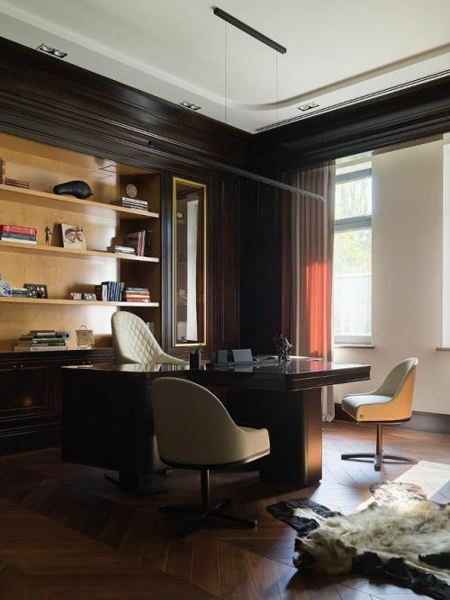 Яркая живопись, ковры и этнические мотивы - необычный и тёплый офис в Уфе. 06