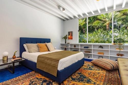 Дом с историей: минимализм, металл и стекло. 03