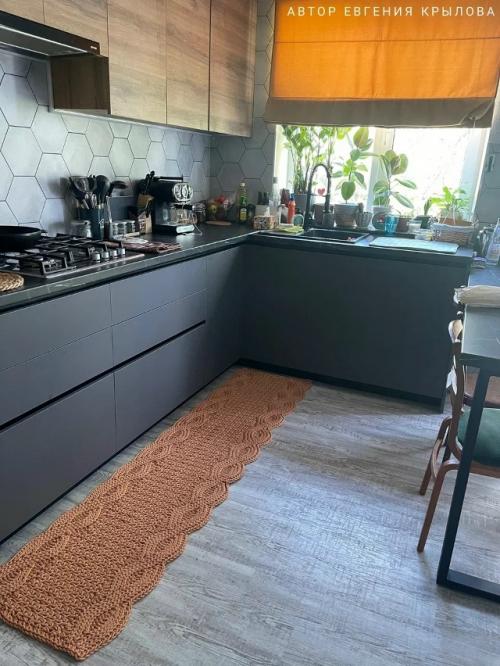 Когда я только выпустила мк Дорожки с Косами, думала - ну будет лежать в прихожей. 01