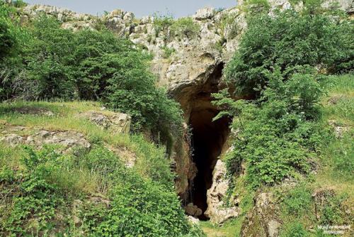 Держите маленький рассказ, написанный в легком стиле и знакомящий с не самой известной достопримечательностью Арцаха. 01