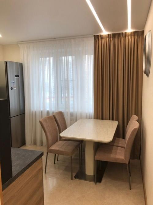 Давно с мужем увлекаемся дизайном интерьеров, регулярно смотрим передачи, в интернете мы читаем о последних ноу хау в этой сфере. 02