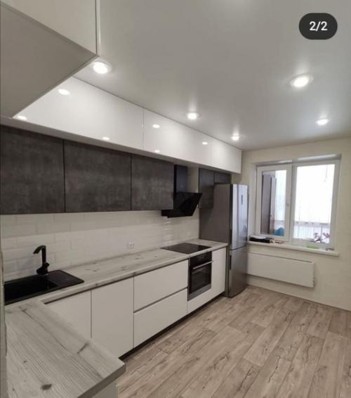 Видно, что много вложили в эту кухню. 01