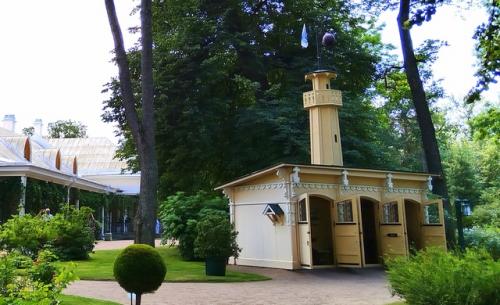 Есть в парке Александрия ещё одно необычное здание в неоготическом стиле. 09 Есть в парке Александрия ещё одно необычное здание в неоготическом стиле. 09