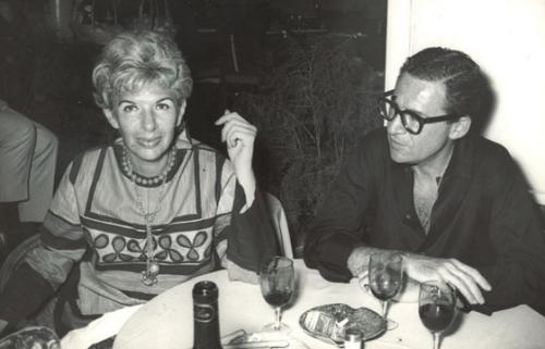 29 августа икона нью-йоркской моды, великая коллекционерка, модель и светская дама Айрис апфель отпразднует свой сотый день рождения. 08