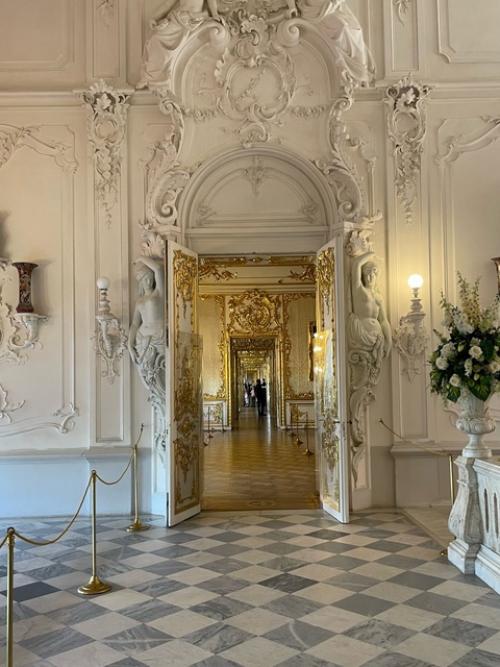 Екатерининский дворец.  Экспозиция екатерининского дворца - музея охватывает более чем 300-летнюю историю. 03