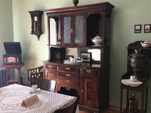 Третий день путешествия во Владивостоке мы начали с дома путешественника в. к. Арсеньева. 05