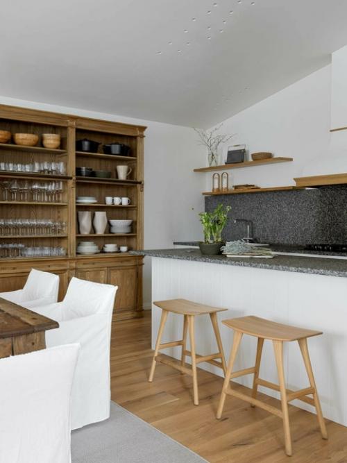 Вместо бани. В это трудно поверить, но первоначально дача дизайнера Анастасии Рыковой площадью 220 кв. 02