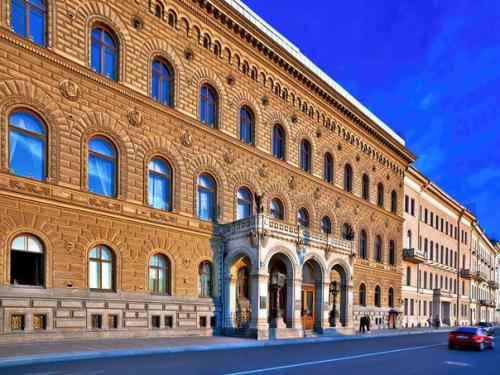 Прогулка по дворцовой набережной. 07