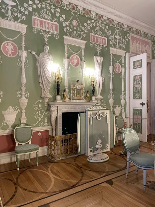 Екатерининский дворец.  Экспозиция екатерининского дворца - музея охватывает более чем 300-летнюю историю. 08