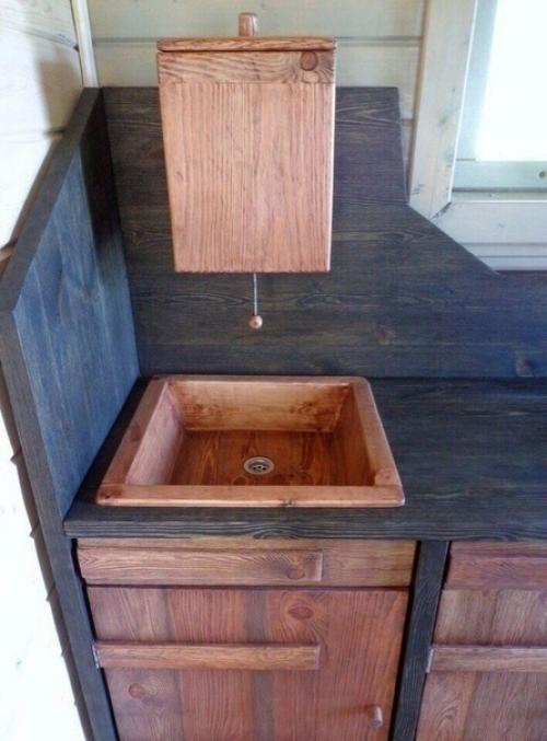 Посмотрите, какая самодельная кухня на даче нашей подписчицы. 01