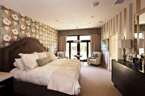 Несколько простых вариантов поклейки разных обоев сделают вашу комнату функциональной, уютной и более современной: