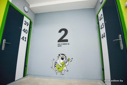 Как интересно придумал застройщик оформить подъезды в доме. 04