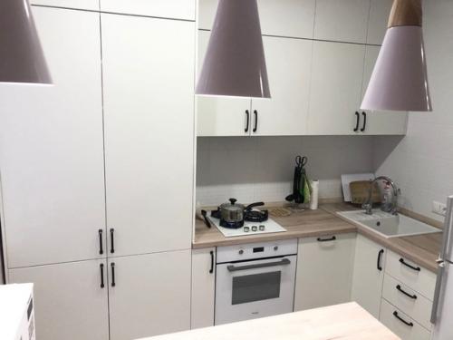 Вот такая белоснежная кухня на ваш суд. 05