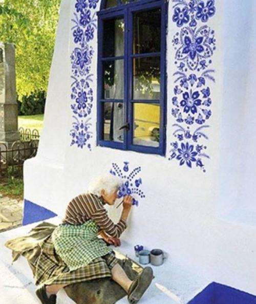 Чешская художница, которая на протяжении 40 лет преображала родную деревню. 01