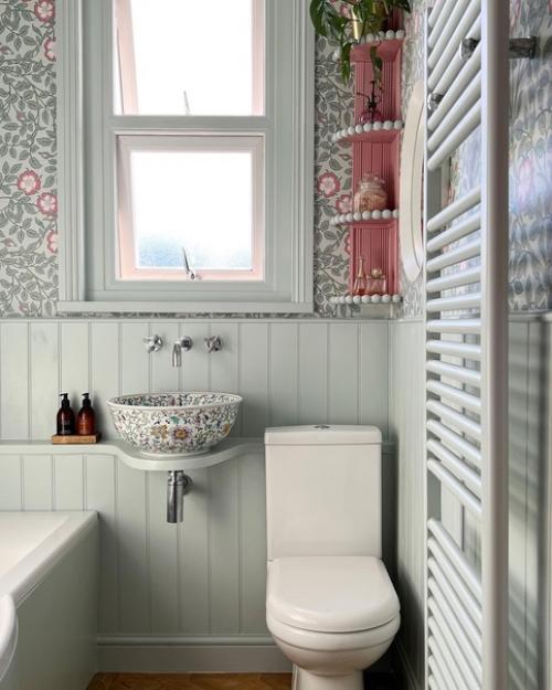 Ванная комната с прекрасными обоями: после, во время и до ремонта. 03