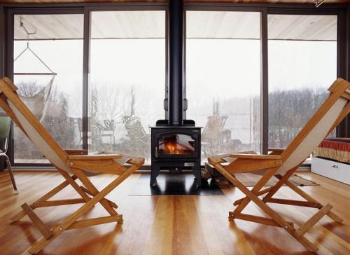 Разработанный Alchemy Architects для скрипачки оркестра миннесоты и ее семьи, дом расположенный недалеко от озера пепин, штат миннесота.