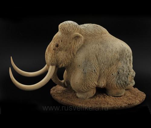Художественная обработка бивня мамонта является древнейшим и интереснейшим видом народного декоративного искусства России. 05