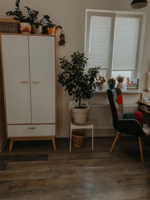 Утренний душ и примерка. 01