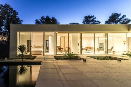 Архитекторы Agency Brengues Le Pavec представили проект Maison ART в сен - Клеман - де - ривьер, Франция. 08