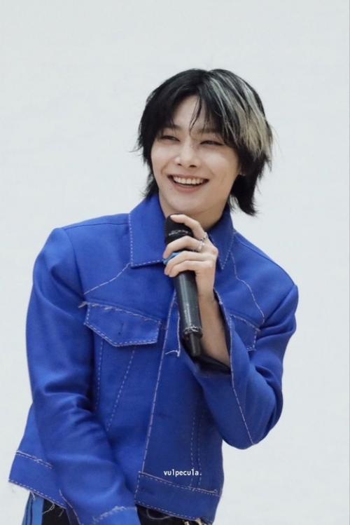 Чонин как будто из аниме в таком образе вышел. 04