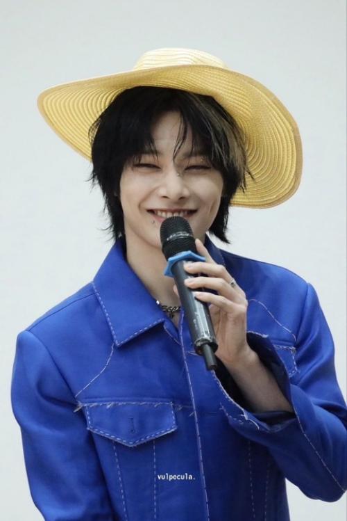 Чонин как будто из аниме в таком образе вышел. 03