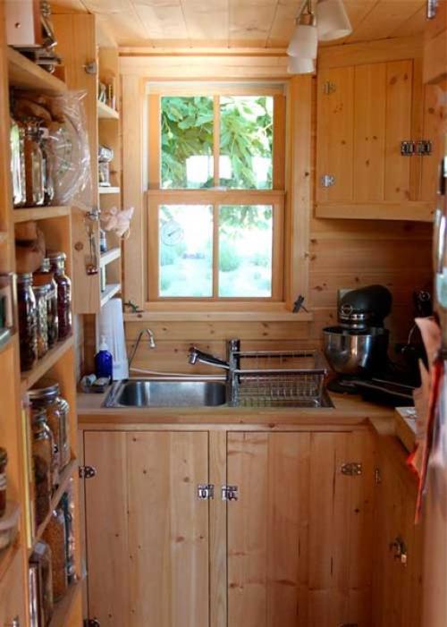 Интерьер маленького дачного дома. 02