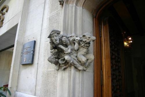 В Барселоне открывает двери дом шоколадного короля. 08