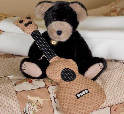 Мы шьем подушку - гитару: выкройки, идеи и мастер-класс. 01