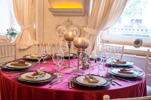 5 заведений в центре города, где можно отметить день рождения. 01 5 заведений в центре города, где можно отметить день рождения. 01