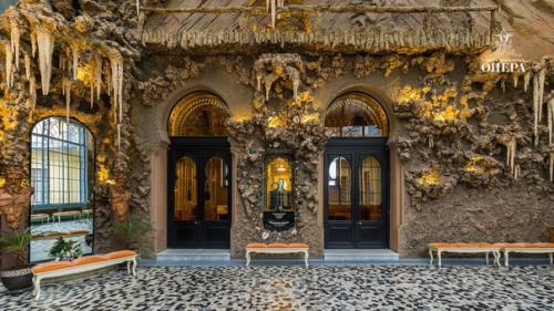 Удивительный театр - особняк с готическим гротом внутри на галерной улице. 03 Удивительный театр - особняк с готическим гротом внутри на галерной улице. 03
