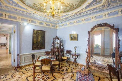 А вы знаете, какой из старинных купеческих домов нижнего Новгорода можно считать самым богатым? 04