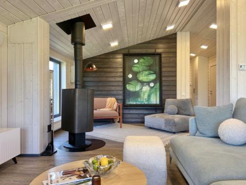 Будем знакомить вас с интерьерами барна Holtsovhouse. 02